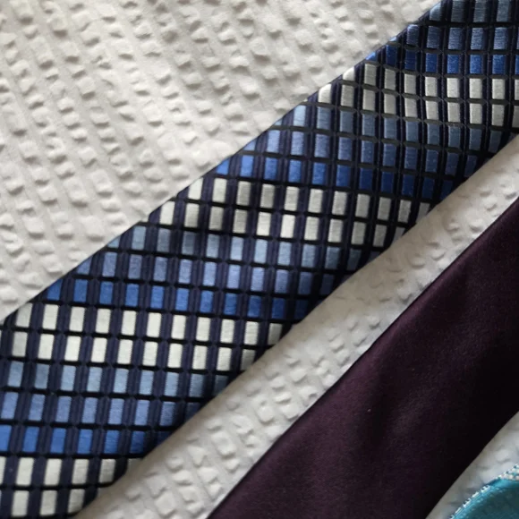 Bundle Five Assorted Ties - Picture 4 of 10